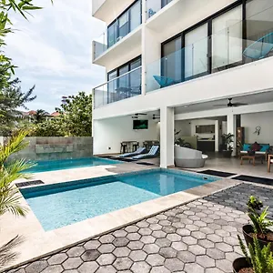  Aparthotel Velas City And Pool View Mexico
